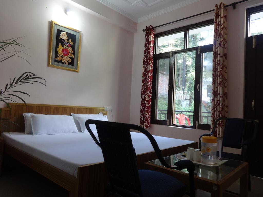 דרמסאלה Hotel Kumar Residency מראה חיצוני תמונה